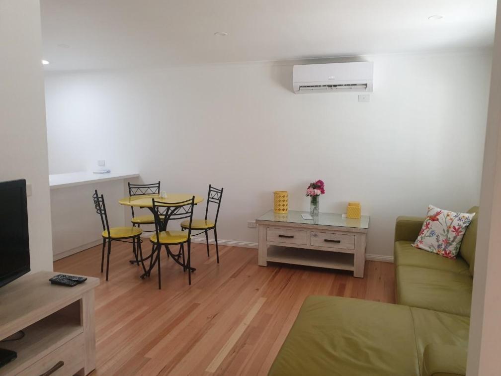 Race Course Apartments Яра Глен Екстериор снимка